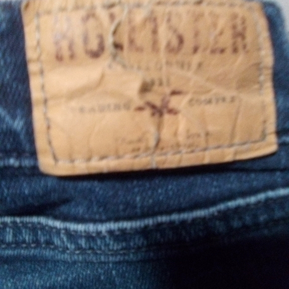 HOLLISTER California blue jeans size 6. 28" waist 30" inseam. Straight leg - Picture 9 of 12
